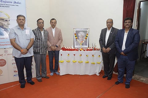 ಬೆಳಗಾವಿಯಲ್ಲಿ ಹಮ್ಮಿಕೊಂಡಿದ್ದ ಇಂಜಿನಿಯರ್ಸ್‌ ದಿನ ಕಾರ್ಯಕ್ರಮದಲ್ಲಿ ಸಿ.ಬಿ.ಹಿರೇಮಠ, ಡಾ.ಸಚಿನ ಸಬನೀಸ್, ಬಿ.ಜಿ.ಧರಣ್ಣೆ ಇತರರಿದ್ದರು. 