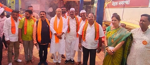 ಬೆಳಗಾವಿಯ ನಹೆರೂ ನಗರ ಬಸವಣ್ಣ, ಮಹಾದೇವ ಮಂದಿರಕ್ಕೆ ಸೋಮವಾರ ಮಹಾಂತೇಶ ಕವಟಗಿಮಠ ಮತ್ತು ಸಂಜಯ ಪಾಟೀಲ ಭೇಟಿ ನೀಡಿದರು.