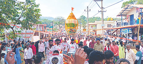 ಸೋಮವಾರಪೇಟೆ ತಾಲೂಕಿನ ಶಾಂತಳ್ಳಿ ಶ್ರೀ ಕುಮಾರಲಿಂಗೇಶ್ವರ ಮಹಾರಥೋತ್ಸವ ಭಕ್ತರ ಸಮ್ಮುಖದಲ್ಲಿ ವಿಜೃಂಭಣೆಯಿಂದ ನೆರವೇರಿತು. ಎ.ಎಸ್.ಪೊನ್ನಣ್ಣ, ಯದುವೀರ್, ಮಂತರ್‌ಗೌಡ, ಅಪ್ಪಚ್ಚು ರಂಜನ್ ಇತರರು ಭಾಗವಹಿಸಿದ್ದರು.