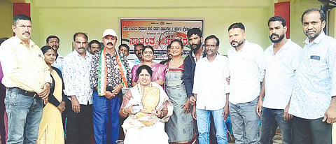 ಮಾಲ್ದಾರೆ ಪ್ರಾಥಮಿಕ ಶಾಲೆಯ ಶಿಕ್ಷಕಿ ಸೋನಿ ಅವರನ್ನು ಜನಪರ ಸಂಘಟನೆ ವತಿಯಿಂದ ಸನ್ಮಾನಿಸಲಾಯಿತು. ಅಧ್ಯಕ್ಷ ಭಾವ, ಎಸ್‌ಡಿಎಂಸಿ ಅಧ್ಯಕ್ಷ ಉಸ್ಮಾನ್, ಶಿಕ್ಷಣ ಇಲಾಖೆಯ ರುಕ್ಮಿಣಿ ಇತರರು ಇದ್ದರು.