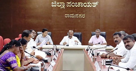  ರಾಮನಗರದ ಜಿಪಂ ಸಭಾಂಗಣದಲ್ಲಿ ಗ್ಯಾರಂಟಿ ಯೋಜನೆಗಳ ಜಿಲ್ಲಾ ಮಟ್ಟದ ಪ್ರಗತಿ ಪರಿಶೀಲನಾ ಸಭೆ ಅಧ್ಯಕ್ಷ ಕೆ.ರಾಜು ಅಧ್ಯಕ್ಷಯಲ್ಲಿ ನಡೆಯಿತು. 