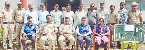 ಕಾರ್ಯಾಚರಣೆಯಲ್ಲಿ ಪಾಲ್ಗೊಂಡಿದ್ದ ಪೊಲೀಸರು. house robbery
