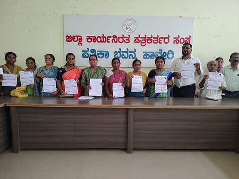 Haveri, DC, Police, SP, SLV Mahila Mart, Womens, 