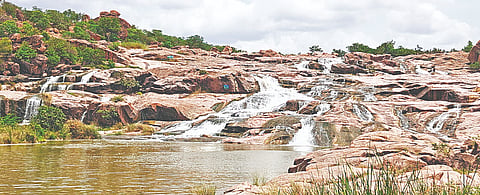 ಗೋಲಪಲ್ಲಿ ಗುಂಡಲಬಂಡಾ ಜಲಪಾತ. 