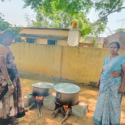 ಬಿಸಿಯೂಟಕ್ಕೂ ತಟ್ಟಿದ ಗ್ಯಾಸ್​ ಅಭಾವ