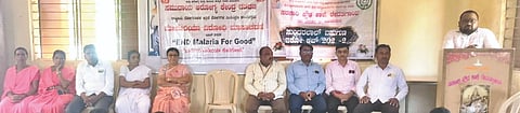 ರೇವತಗಾಂವ ಗ್ರಾಮದ ಸರ್ಕಾರಿ ಪ್ರೌಢ ಶಾಲೆಯಲ್ಲಿ ಹಮ್ಮಿಕೊಂಡಿದ್ದ ರಾಷ್ಟ್ರೀಯ ಮಲೇರಿಯಾ ವಿರೋಧಿ ಮಾಸಾಚರಣೆ ಅಂಗವಾಗಿ ಚಡಚಣ ಸಮುದಾಯ ಆರೋಗ್ಯ ಕೇಂದ್ರದ ಆಡಳಿತ ವೈದ್ಯಾಧಿಕಾರಿ ಡಾ. ಎ.ಎನ್. ಅಗರಖೇಡ ಮಾತನಾಡಿದರು. ಶ್ರೀಧರ ಬಂಡಗರ, ಸುರೇಶ ವಾಲಿಕಾರ, ಗಿರಿಜಾ ಜೋಳದ ಇತರರಿದ್ದರು.