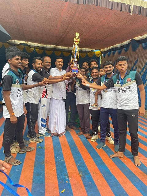  ಪ್ರಥಮ ಬಹುಮಾನ ಪಡೆದ ಸುಜಿತ್ ನಾಯ್ಕ ಸಾರಥ್ಯದ ಮಹಾಲಿಂಗೇಶ್ವರ ತಂಡ.