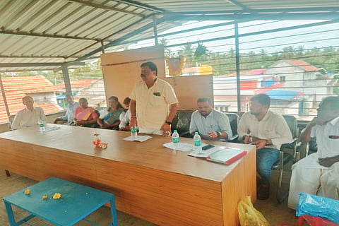 ಕಡೂರಿನ ದೊಡ್ಡಪ್ಪನಹಳ್ಳಿ ಹಾಲು ಉತ್ಪಾದಕರ ಸಹಕಾರ ಸಂಘದ ಸಭೆಯನ್ನು ಟಿ.ಕೆ. ಜಗದೀಶ್ ಉದ್ಘಾಟಿಸಿದರು. 