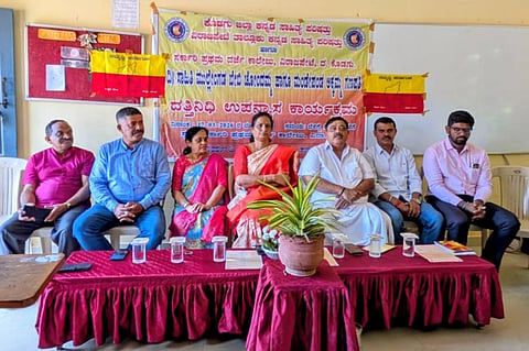 ವಿರಾಜಪೇಟೆ  ಸರ್ಕಾರಿ ಪ್ರಥಮ ದರ್ಜೆ ಕಾಲೇಜಿನಲ್ಲಿ ದತ್ತಿ ಉಪನ್ಯಾಸ ಕಾರ್ಯಕ್ರಮದಲ್ಲಿ ಕೇಶವ ಕಾಮತ್, ರಾಜೇಶ್ ಪದ್ಮನಾಭ,  ಡಿ.ಕೆ.ಸರಸ್ವತಿ, ಎಚ್.ಜಿ.ಸಾವಿತ್ರಿ, ಬಿ.ಬಿ.ಸುನಿಲ್‌ಕುಮಾರ್, ಮಂಜುನಾಥ್, ಶಬರೀಶ್‌ಶೆಟ್ಟಿ, ಡಾ.ಬಸವರಾಜು ಭಾಗವಹಿಸಿದ್ದರು.