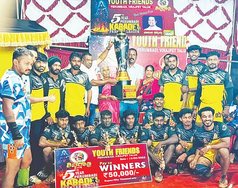 ವಿರಾಜಪೇಟೆ: ಗ್ರಾಮೀಣ ಪ್ರದೇಶಗಳಲ್ಲಿ ಕ್ರೀಡಾ ಹಬ್ಬ ಆಯೋಜನೆಯಿಂದಾಗಿ ಉತ್ತಮ ಗ್ರಾಮೀಣ ಪ್ರತಿಭೆಗಳು ಹೊರಹೊಮ್ಮಲು ಸಾಧ್ಯವಾಗಿದೆ ಎಂದು ತಾಲೂಕು ಪಂಚಾಯಿತಿ ಮಾಜಿ ಸದಸ್ಯ ಬಿ.ಎಂ.ಗಣೇಶ್ ಹೇಳಿದರು.