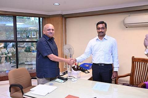 ವಾರ್ತಾ ಮತ್ತು ಸಾರ್ವಜನಿಕ ಸಂಪರ್ಕ ಇಲಾಖೆಯ ನೂತನ ಆಯುಕ್ತರಾಗಿ ಐಪಿಎಸ್ ಅಧಿಕಾರಿ ಡಿಐಜಿ ಎಂ.ಎನ್. ಅನುಚೇತ್(M.N. Anuchet )ಅವರು ಗುರುವಾರ ಅಧಿಕಾರ ಸ್ವೀಕರಿಸಿದರು. 