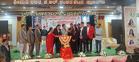 ಲಯನ್ಸ್ ಸಂಸ್ಥೆ 2026-2027 ನೇ ಸಾಲಿನ ನೂತನ ಪದಾಧಿಕಾರಿಗಳ ಪದಗ್ರಹಣ ಕಾರ್ಯಕ್ರಮ ನೆರವೇರಿತು.ಸಂಜೀತ್ ಶೆಟ್ಟಿ  ಇತರರಿದ್ದರು. 