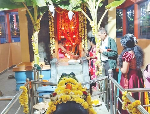 ಕುಶಾಲನಗರ ಸಮೀಪದ ಹುದುಗೂರು ಗ್ರಾಮದಲ್ಲಿರುವ ಶ್ರೀ ಉಮಾಮಹೇಶ್ವರ ದೇವಾಲಯ ಸಮಿತಿಯಿಂದ ಮಹಾಶಿವರಾತ್ರಿ ಅಂಗವಾಗಿ ವಿವಿಧ ಪೂಜಾ ಕೈಂಕರ್ಯ ನೆರವೇರಿತು.