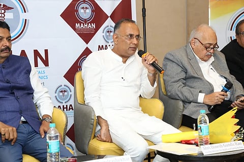ಜಿಲ್ಲೆಯ ಸರ್ಕಾರಿ ಶಾಲೆಯಲ್ಲಿ ಓದುತ್ತಿರುವ ಪ್ರೌಢ ಮಕ್ಕಳಿಗೆ ಎನ್‌ಜಿಒ ಸಹಯೋಗದಲ್ಲಿ ಉಚಿತ ಎಚ್‌ಪಿವಿ (ಹ್ಯೂಮನ್ ಪ್ಯಾಪಿಲೋಮವೈರಸ್) ಲಸಿಕೆ ನೀಡಲು ಆರೋಗ್ಯ ಇಲಾಖೆ ಸಂಪೂರ್ಣ ಸಹಕಾರ ನೀಡಲಿದೆ ಎಂದು ಆರೋಗ್ಯ ಸಚಿವ ದಿನೇಶ್ ಗುಂಡೂರಾವ್ ತಿಳಿಸಿದರು.