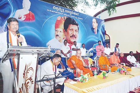 ವಿಶ್ವಮೈತ್ರಿ ಬುದ್ಧ ವಿಹಾರಕ್ಕೆ ಶನಿವಾರ ಭೇಟಿ ನೀಡಿದ ಭೀಮರಾವ್ ಯಶ್ವಂತ್ ಅಂಬೇಡ್ಕರ್ ಸಾರ್ಜಜನಿಕರನ್ನು ಕುರಿತು ಮಾತನಾಡಿದರು. ಮನೋರಕ್ಷಿತ ಭಂತೇಜಿ, ಡಾ.ಕಲ್ಯಾಣಸಿರಿ ಭಂತೇಜಿ, ಗೌತಮ ಭಂತೇಜಿ, ಶ್ರೀ ಜ್ಞಾನಪ್ರಕಾಶ್ ಸ್ವಾಮೀಜಿ, ಸಿದ್ದರಾಜು, ಭಾಲ್ಕಿ, ಮಿಲಿಂದಾ, ಪುರುಷೋತ್ತಮ್ ಇತರರಿದ್ದರು.