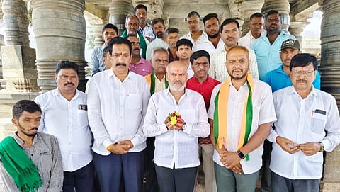 ಪ್ರಧಾನಿ ನರೇಂದ್ರ ಮೋದಿ ಅವರ 76 ನೇ ವರ್ಷದ ಹುಟ್ಟು ಹಬ್ಬದ ಅಂಗವಾಗಿ ಬೇಲೂರಿನ ಶ್ರೀ ಚನ್ನಕೇಶವಸ್ವಾಮಿಗೆ ವಿಶೇಷ ಪೂಜೆ ನೆರವೇರಿಸಲಾಯಿತು.  ಶಾಸಕ ಎಚ್.ಕೆ.ಸುರೇಶ್, ಕೋಟೆ ಶ್ರೀನಿವಾಸ್, ರಮೇಶ್ ಸುವರ್ಣ, ತೆಂಡೇಕೆರೆ ರಮೇಶ್ ಇತರರು ಇದ್ದರು. 