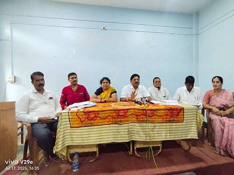 ಸುದ್ದಿಗೋಷ್ಠಿಯಲ್ಲಿ ಡಾ.ಅನಿಲ ಸೌದಾಗರ ಮಾತನಾಡಿದರು. ಪ್ರೇಮಾ ಭಂಡಾರೆ, ಶಿವಾನಂದ ಸೌದಾಗರ, ಅನಂತ ಬ್ಯಾಕೋಡ, ಲತಾ ಮಾನೆ ಇತರರಿದ್ದರು.
