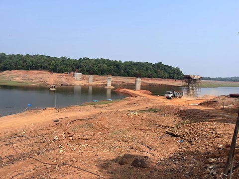 ಮೂರು ವರ್ಷ ಕಳೆದರೂ ಇನ್ನೂ ಪಿಲ್ಲರ್​ ಹಂತದಲ್ಲಿರುವ ಶರಾವತಿ ಹಿನ್ನೀರಿನ ಬಿಲ್ಸಾಗರ ಸೇತುವೆ.