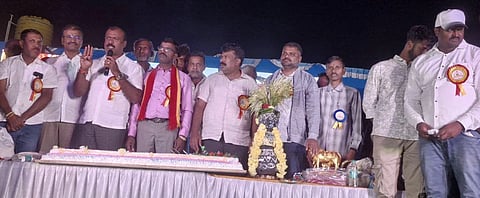 ಕಿಕ್ಕೇರಿ ಹೋಬಳಿಯ ಮಾದಾಪುರ ಗ್ರಾಮದ ಶತಮಾನದ ಸರ್ಕಾರಿ ಹಿರಿಯ ಪ್ರಾಥಮಿಕ ಶಾಲೆಯ ಶಾಲಾ ವಾರ್ಷಿಕೋತ್ಸವ ಸಮಾರಂಭವನ್ನು ಗಣ್ಯರು ಶುಕ್ರವಾರ ಉದ್ಘಾಟಿಸಿದರು. ವೈ.ಕೆ. ತಿಮ್ಮೇಗೌಡ, ಆರ್‌ಟಿಒ ಮಲ್ಲಿಕಾರ್ಜುನ, ಡಾಲು ರವಿ, ಬಿ.ಎಂ. ಕಿರಣ್, ಶೀಳನೆರೆ ಅಂಬರೀಶ್,  ಚನ್ನಿಂಗೇಗೌಡ, ಆಶಾರಾಣಿ, ಎಂ.ಎನ್. ಯೋಗೇಶ್, ರಾಮಕೃಷ್ಣೇಗೌಡ, ಶೇಖರ್, ಜ್ಯೋತಿ ಇದ್ದರು. 