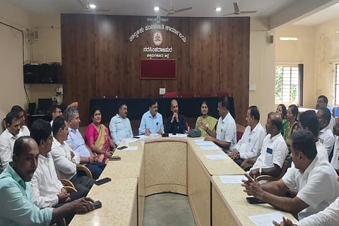 ಎನ್.ಆರ್.ಪುರದಲ್ಲಿ ಜಿಲ್ಲಾ ಮಟ್ಟದ ಶಿಕ್ಷಕರ ದಿನಾಚರಣೆ ಪೂರ್ವಭಾವಿ ಸಭೆ ನಡೆಯಿತು.