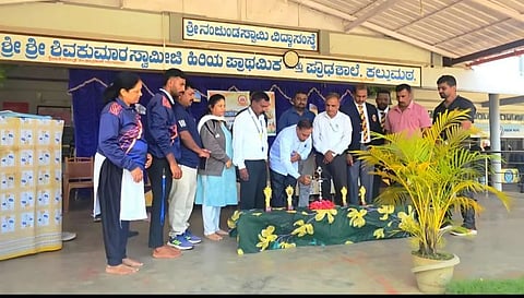 ತಾಲೂಕು ಮಟ್ಟದ ಬಾಲಕರ ಮತ್ತು ಬಾಲಕಿಯರ ಖೋ ಖೋ ಮತ್ತು ಕರಾಟೆ ಪಂದ್ಯಾವಳಿಯನ್ನು ಕಲ್ಲುಮಠ ವಿದ್ಯಾಸಂಸ್ಥೆ ನಿರ್ದೇಶಕ ಶಿವಶೇಖರ್ ಉದ್ಘಾಟಿಸಿದರು. ಸೂಫಿ ಪೆರಾಜೆ, ಕರುಂಬಯ್ಯ, ಆಶಾ, ಅಬಿಲಾಷ್, ಪುನಿತ್ ಇತರರಿದ್ದರು. 