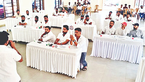 ಸಿಜೆ ಬಿಲ್ಡ್‌ವೇರ್ ಪ್ರಸ್ತುತಿಯಲ್ಲಿ ಐಪಿಎಲ್ ಮಾದರಿಯಲ್ಲಿ ಆಯೋಜಿಸಲಾಗುತ್ತಿರುವ ಕ್ರಿಶ್ಚಿಯನ್ ಪ್ರೀಮಿಯರ್ ಲೀಗ್ (ಸಿಪಿಎಲ್) ಆವೃತ್ತಿ1ರ ಕ್ರಿಕೆಟ್ ಕ್ರೀಡಾಕೂಟದ ಆಟಗಾರರ ಹರಾಜು (ಬೀಡಿಂಗ್) ಪ್ರಕ್ರಿಯೆ ಸಿದ್ದಾಪುರದ ಚರ್ಚ್ ಹಾಲ್‌ನಲ್ಲಿ ಯಶಸ್ವಿಯಾಗಿ ನಡೆಯಿತು