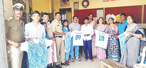 ಪಾಲಿಬೆಟ್ಟ ಸರ್ಕಾರಿ ಪ್ರೌಢಶಾಲೆಯಲ್ಲಿ ಶನಿವಾರ ಆಯೋಜಿಸಿದ್ದ ಮಾದಕ ವಸ್ತು ದುರುಪಯೋಗ ತಡೆಗಟ್ಟುವ ಕುರಿತು ಜಾಗೃತಿ ಕಾರ್ಯಕ್ರಮದಲ್ಲಿ ಅರಿವು ಮೂಡಿಸಲಾಯಿತು.