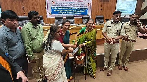 ಮಹಿಳೆಯರ ಲೈಂಗಿಕ ದೌರ್ಜನ್ಯ ತಡೆಗಟ್ಟುವಿಕೆ ಕುರಿತ ಕಾರ್ಯಾಗಾರವನ್ನು ಡಾ. ನಾಗಲಕ್ಷ್ಮೀ ಚೌಧರಿ ಉದ್ಘಾಟಿಸಿದರು. 