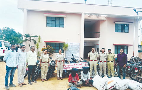 Arrest of two-wheeler thieves