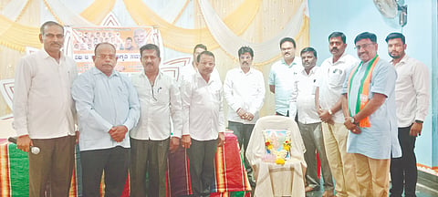 ಮಾರಶೆಟ್ಟಿಹಳ್ಳಿಯಲ್ಲಿ ಆಯೋಜಿಸಿದ್ದ ಜಿ ರಾಮ್ ಜಿ ಜಾಗೃತಿ ಕಾರ್ಯಕ್ರಮದಲ್ಲಿ ಎಂ.ಬಿ.ಹರಿಕೃಷ್ಣ, ಮಲ್ಲೇಶಪ್ಪ, ಶ್ರೀನಿವಾಸ್, ಕಿರಣ್, ಕುಬೇಂದ್ರಪ್ಪ ಇತರರಿದ್ದರು.