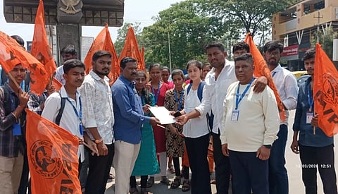  abvp, protest, for govt jobs,