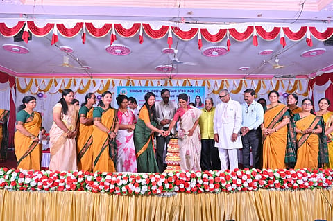 womens day, govt eployees,