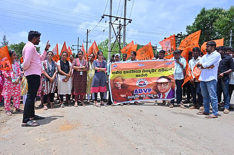 Haveri, University, ABVP, Demands, Bus, Road, 