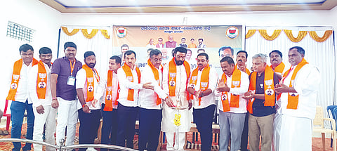 ಕಾನಹೊಸಹಳ್ಳಿಯಲ್ಲಿ ಬಿಜೆಪಿಯಿಂದ ಆಯೋಜಿಸಿದ್ದ  ಬಿಎಲ್‌ಎ-2 ಕಾರ್ಯಾಗಾರವನ್ನು ಮಾಜಿ ಶಾಸಕ, ಪಕ್ಷದ ವಕ್ತಾರ ಆಶ್ವತ್ಥ್ ನಾರಾಯಣಗೌಡ ಉದ್ಘಾಟಿಸಿದರು. ಮಾಜಿ ಸಚಿವ ಬಿ.ಶ್ರೀರಾಮುಲು, ಪ್ರಮುಖರಾದ ಚನ್ನಬಸವನಗೌಡ ಪಾಟೀಲ್, ಸಂಜೀವರೆಡ್ಡಿ, ಕಾಮಶೆಟ್ಟಿ ನಾಗರಾಜ, ಸೂರ್ಯಪಾಪಣ್ಣ, ಶಿವಪ್ರಸಾದ್ ಗೌಡ, ಬ್ಯಾಲಹುಣಸೆ ರಾಮಣ್ಣ ಇದ್ದರು.