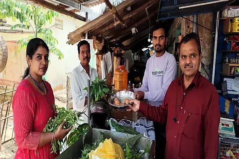 ಯುಗಾದಿ ಹಬ್ಬದ ಅಂಗವಾಗಿ ಸಾಗರದಲ್ಲಿ ಸುಭಾಷ್ ಅವರು  ಜನರಿಗೆ ಉಚಿತವಾಗಿ ಸಾವಯವ ಬೆಲ್ಲ, ಬೇವು ಮತ್ತು ಮಾವಿನಸೊಪ್ಪು ವಿತರಿಸಿದರು.