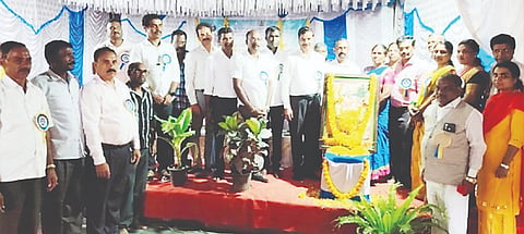 ಕಾರ್ಯಕ್ರಮ ಉದ್ಘಾಟಿಸಿದ ಅತಿಥಿಗಳು.