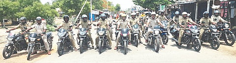 ಕುರುಗೋಡಿನಲ್ಲಿ ಪೊಲೀಸ್ ಇಲಾಖೆಯಿಂದ ಹೆಲೈಟ್ ಜಾಗೃತಿ ಜಾಥಾ ನಡೆಸಲಾಯಿತು.