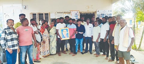 ಅಂಬೇಡ್ಕರ್ ಪುತ್ಥಳಿ ನಿರ್ಮಾಣಕ್ಕೆ ಪಟ್ಟು Ambedkar statue