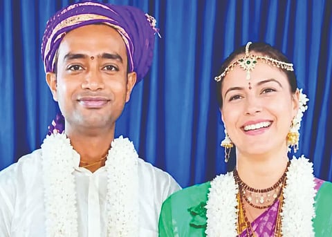 ದಾಂಪತ್ಯ ಜೀವನಕ್ಕೆ ಕಾಲಿಟ್ಟ ಸಂಪಾಜೆ ಯುವಕನ ಸಾಯಿ ಸಂಕೇತ್ . ಅಮೆರಿಕದ ಯುವತಿ ಶಾನೋಲ್ 