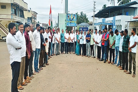 ಎನ್.ಆರ್.ಪುರದಲ್ಲಿ ಬಾಳೆಹೊನ್ನೂರು ಬ್ಲಾಕ್ ಕಾಂಗ್ರೆಸ್‌ನಿಂದ ವಿಜಯೋತ್ಸವ ಆಚರಿಸಲಾಯಿತು.  