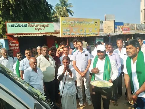 ಎನ್.ಆರ್.ಪುರಕ್ಕೆ ಆಗಮಿಸಿದ ಮಲೆನಾಡಿಗರ ಬದುಕು ಉಳಿಸಿ ಜನಜಾಗೃತಿ ಯಾತ್ರೆಯನ್ನು ಮಲೆನಾಡು ನಾಗರಿಕ ರೈತ ಹಿತರಕ್ಷಣಾ ಸಮಿತಿಯ ತಾಲೂಕು ಘಟಕದ ಅಧ್ಯಕ್ಷ ಎಂ.ಎನ್.ನಾಗೇಶ್ ಹಾಗೂ ಹಿರಿಯ ರೈತ ಮುಖಂಡರು  ಪುಷ್ಪಾರ್ಚನೆ ಮಾಡುವುದರ ಮೂಲಕ ಸ್ವಾಗತಿಸಿದರು. ದೇವಂತ್‌ರಾಜ್‌ಗೌಡ, ಅರುಣ್ ಕುಮಾರ್, ಬಿ.ಎಸ್.ಆಶೀಶ್‌ಕುಮಾರ್, ಮಂಜುನಾಥ್,ಎ.ಸಿ.ಶ್ರೀನಿವಾಸ್ ಇದ್ದರು.