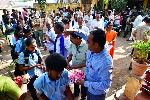 ಕೊಪ್ಪಳದಲ್ಲಿ ಪರೀಕ್ಷೆ ಬರೆದ ಮಕ್ಕಳು