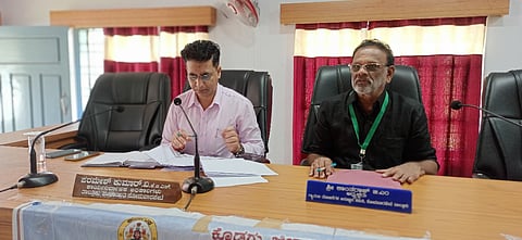ಸೋಮವಾರಪೇಟೆ ತಾಲೂಕು ಗ್ಯಾರಂಟಿ ಯೋಜನೆ ಅನುಷ್ಠಾನ ಸಮಿತಿ ಸಭೆಯಲ್ಲಿ ಅಧ್ಯಕ್ಷ ಜಿ.ಎಂ.ಕಾಂತರಾಜ್ ಮಾತನಾಡಿದರು. ಪರಮೇಶ್ ಕುಮಾರ್ ಇದ್ದರು.