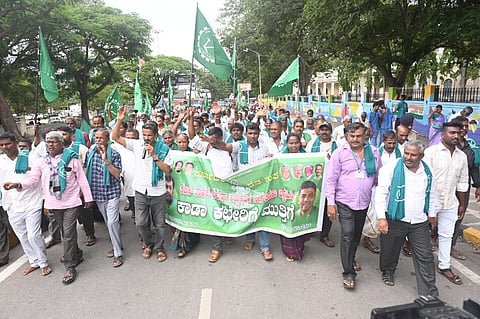 ರೈತರ ಪ್ರತಿಭಟನೆ