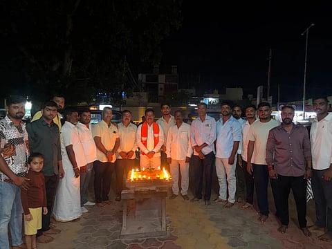 ನರೇಂದ್ರ ಮೋದಿ ಅವರ ಜನ್ಮದಿನದ ಅಂಗವಾಗಿ ಕಡಕೋಳ ಗ್ರಾಮದ ಕಾಳೀಬೀರಮ್ಮ ದೇವಾಲಯದಲ್ಲಿ ವಿಶೇಷ ಪೂಜೆ ಸಲ್ಲಿಸಲಾಯಿತು. ಗೆಜ್ಜಗಳ್ಳಿ ಮಹೇಶ್, ಮಧುಕುಮಾರ್,  ಈರಪ್ಪ, ಶಿವಕುಮಾರ್, ನಾಗೇಶ್ ಇದ್ದರು.