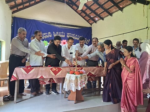 ಕಂಬಿಬಾಣೆ ಸರ್ಕಾರಿ ಪ್ರಾಥಮಿಕ ಶಾಲೆಯಲ್ಲಿ ಎಲ್‌ಕೆಜಿ ಮತ್ತು ಯುಕೆಜಿ ತರಗತಿಗಳನ್ನು ಉದ್ಘಾಟಿಸಲಾಯಿತು.