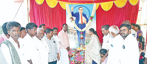 ನಂಜನಗೂಡು ತಾಲೂಕು ಬಿಳಿಗೆರೆ ಗ್ರಾಮದಲ್ಲಿ ಡಾ.ಬಿ. ಆರ್. ಅಂಬೇಡ್ಕರ್ ಅವರ 135ನೇ ಜಯಂತಿ ಕಾರ್ಯಕ್ರಮನ್ನು ನ್ಯಾಯಾಧೀಶೆ ಆರ್.ರಮ್ಯಾ ಉದ್ಘಾಟಿಸಿದರು.  ನಾಗರಾಜಪ್ಪ, ರಾಜೇಂದ್ರಪ್ರಸಾದ್ ಇತರರು ಇದ್ದರು.