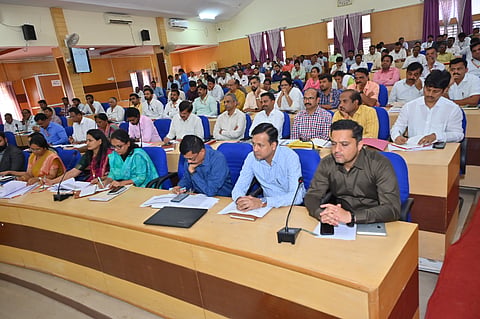 Revenue, Minister, Meeting,