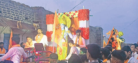ಹುಲಸೂರಿನಲ್ಲಿ ಶನಿವಾರ ಸಂಜೆ ರಾಮನವಮಿ ನಿಮಿತ್ತ ಅದ್ದೂರಿ ಮೆರವಣಿಗೆ ನಡೆಯಿತು.