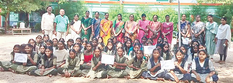 ಸೇಡಂ ತಾಲೂಕಿನ ಆಡಕಿಯಲ್ಲಿ ಬೇಟಿ ಬಚಾವೋ, ಬೇಟಿ ಪಡಾವೋ ಯೋಜನೆ ಕುರಿತು ವಿದ್ಯಾರ್ಥಿಗಳಲ್ಲಿ ಜಾಗೃತಿ ಮೂಡಿಸಲಾಯಿತು. ಸುರೇಖಾ ನಾಯ್ಕೋಡಿ, ವಿಜಯಲ್ಮ, ರೂಪಾ ಇತರರಿದ್ದರು. 